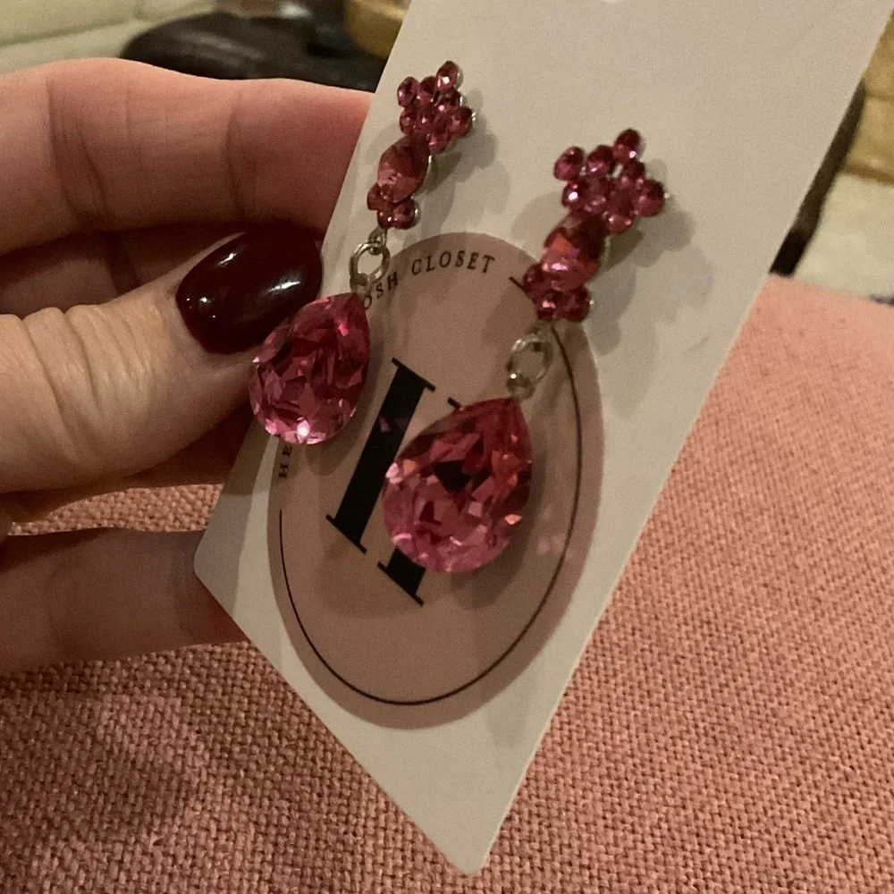 Pink crystal stone earrings, pierced. - Picture 4 of 8